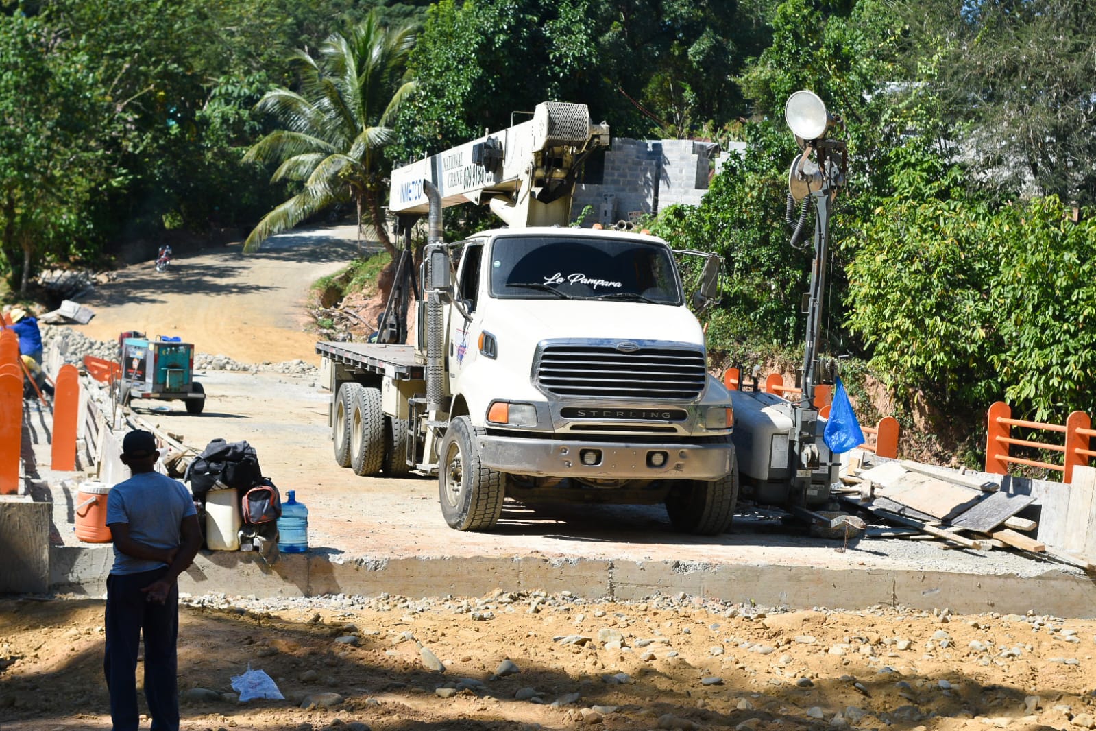 Gobernadora de Monte Plata supervisa trabajos en Yamasá y Peralvillo