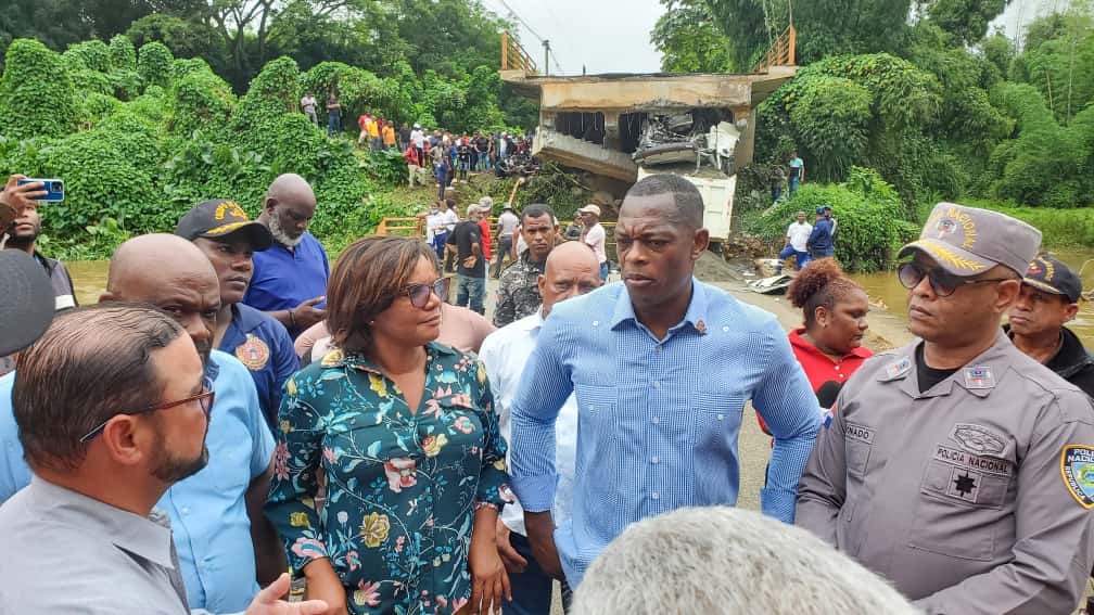 Gobernación Civil de Monte Plata y demas autoridades responden ante colapso de puente en Don Juan, Monte Plata.