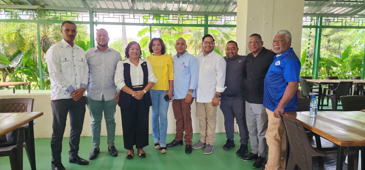 Avanza la Educación en Bayaguana, Primer Picazo del Liceo Experimental UASD.