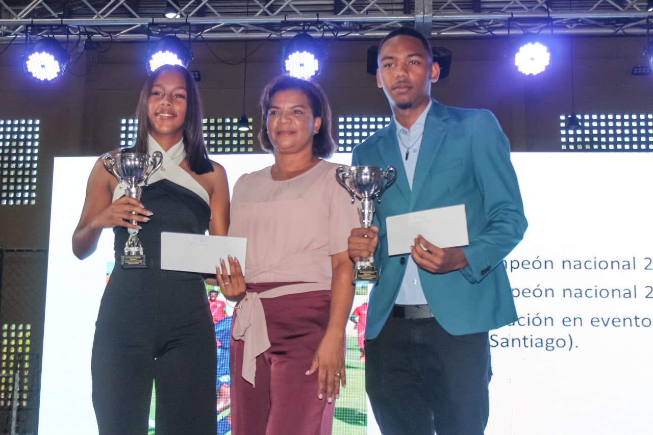 Unión Deportiva de Bayaguana celebra la premiación Pimpollo de Oro a mejores atletas del 2025