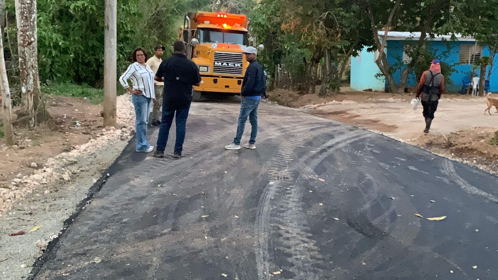 Comunidad de Copey celebra asfaltado de sus vías tras más de 30 años de espera.