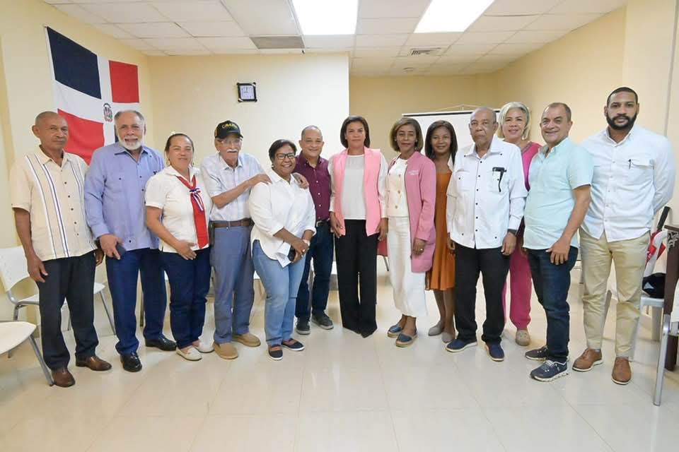 Gobernación y sector salud Coordinan acciones para optimizar atención en el hospital provincial de Monte Plata