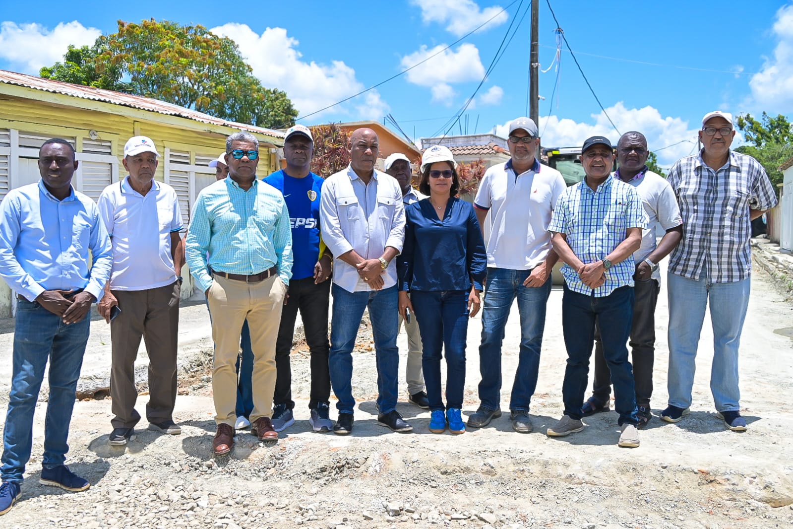 Gobernadora supervisa avances de trabajos viales en Sabana Grande de Boyá