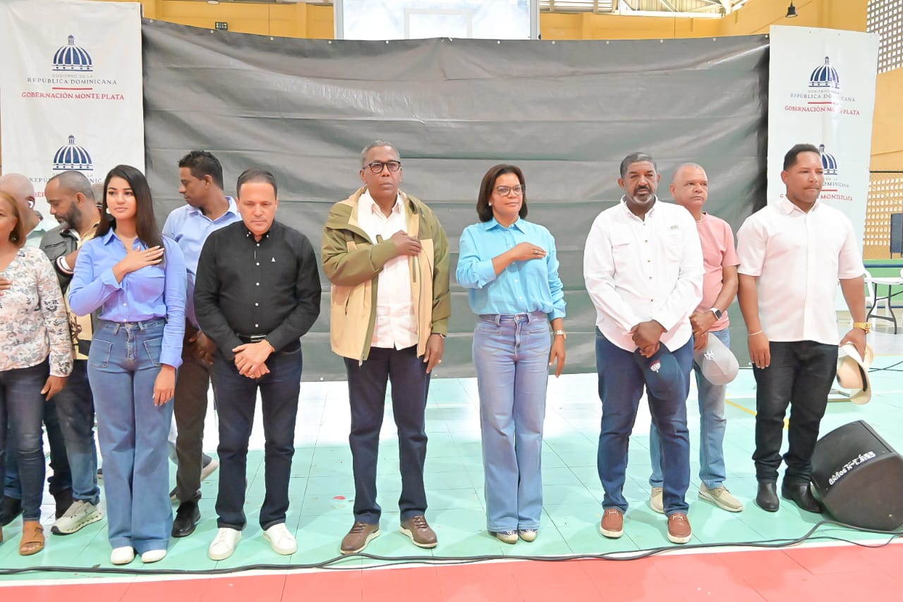 DASAC y Gobernación celebran en grande a las madres de Monte Plata con cientos de premios y regalos