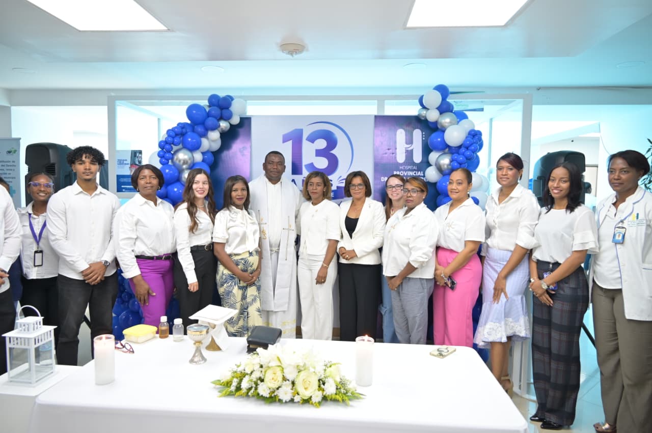Gobernadora participa en misa por el 13 aniversario del Hospital Provincial Dr. Ángel Contreras